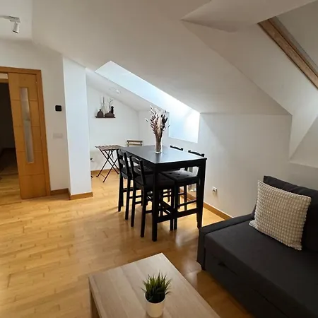 شقة Apartamentos Suites Olmedo *