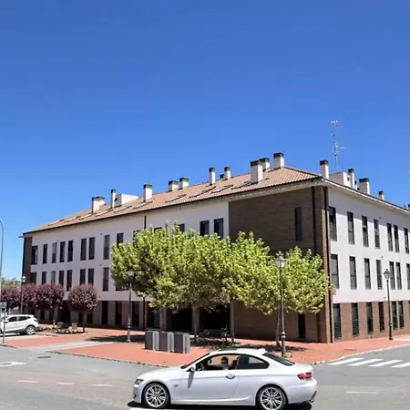 Apartamentos Suites Olmedo أولميدو